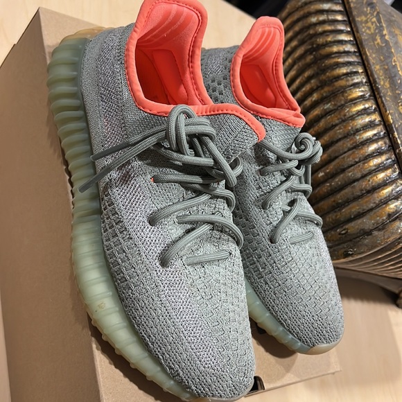 YEEZY BOOST 350 Sneakers - Picture 2 of 6